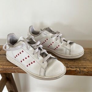 Adidas Stan Smith Kids White and Red Heart Sneakers